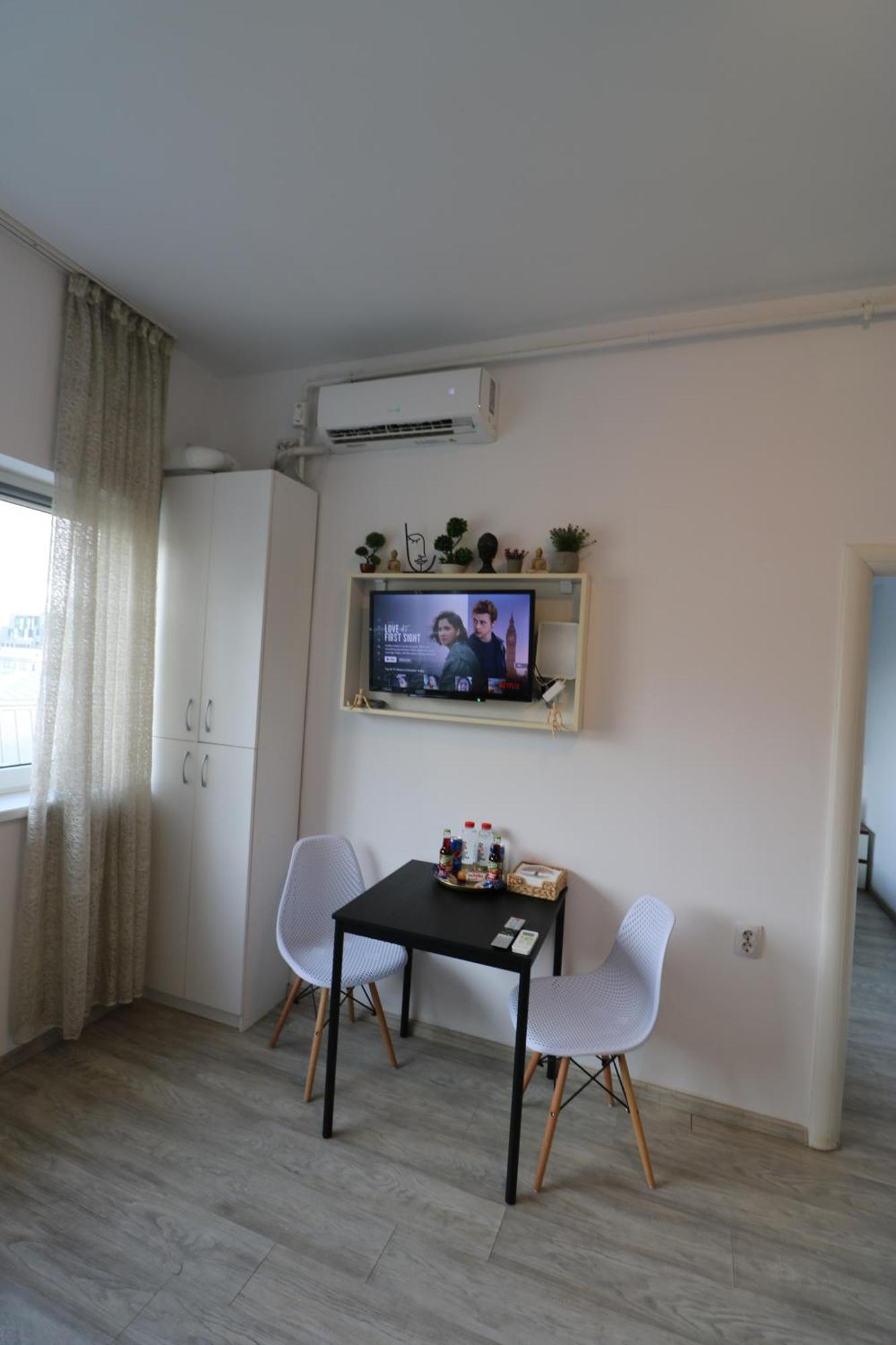 Cozy Deluxe Apartment - Old Town - Free Minibar Boekarest Buitenkant foto